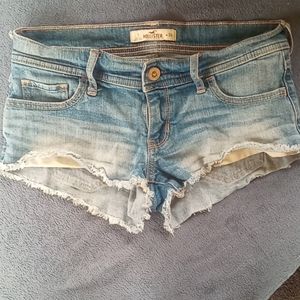 Holster cheeky denim shorts